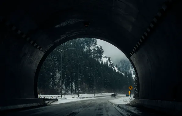 Картинка зима, дорога, горы, машины, тоннель