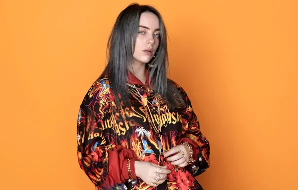 Украшения, оранжевый, певица, оранжевый фон, singer, Billie Eilish, Билли Айлиш