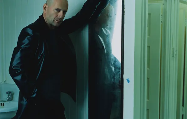 Стена, зеркало, дверь, Брюс Уиллис, Bruce Willis