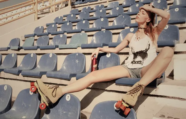 Картинка women, blonde, t-shirt, sitting, necklace, closed eyes, jean shorts, choker