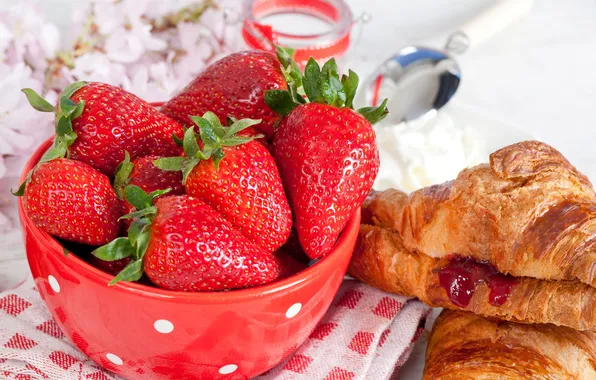 Картинка ягоды, завтрак, сливки, клубника, красные, выпечка, джем, круассаны