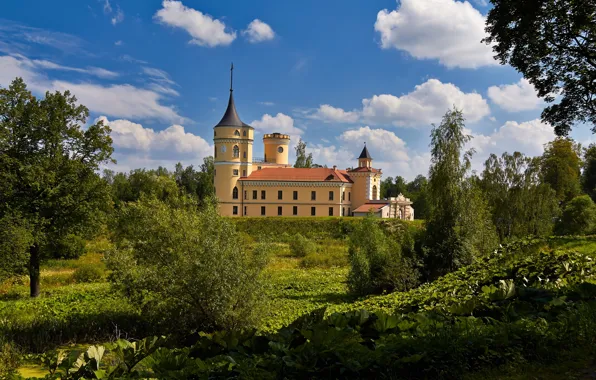 Зелень, лето, облака, город, парк, замок, вид, крепость