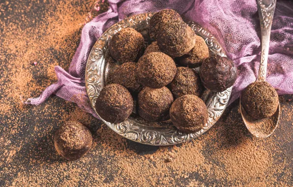 Шарики, стол, тарелка, конфеты, ложка, ткань, россыпь, десерт