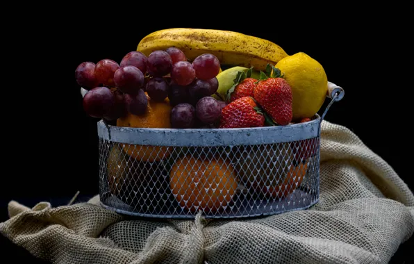 Сетка, лимон, клубника, виноград, фрукты, черный фон, банан, разные