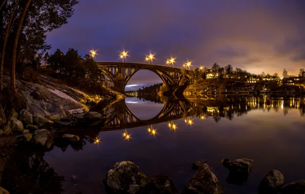 Картинка ночь, мост, огни, отражение, река, Швеция, Skurubron