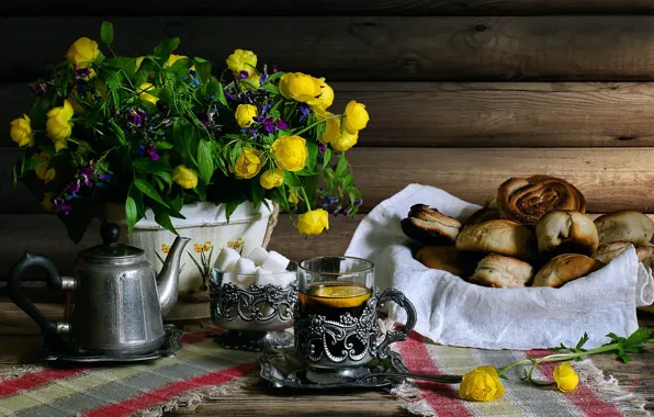 Чай, сахар, булочки