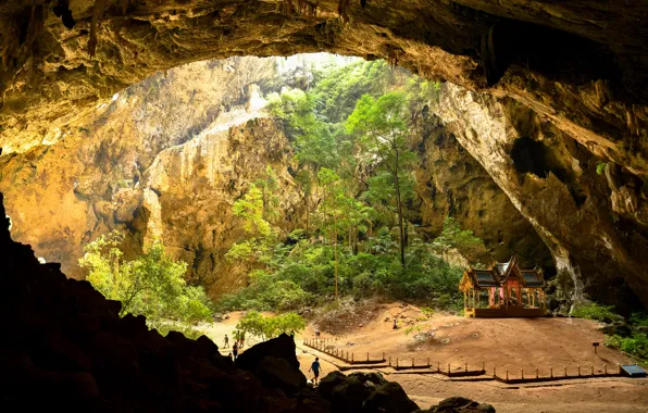 Картинка солнце, деревья, камни, люди, скалы, Таиланд, пещера, беседка