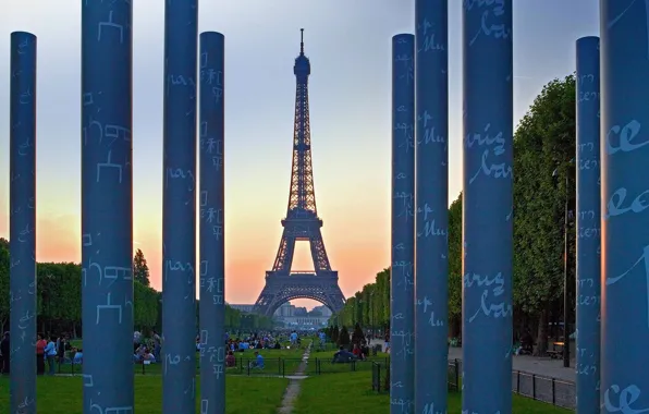 Франция, Париж, Эйфелева башня, Стена мира