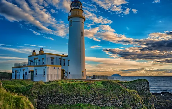 Картинка море, небо, облака, закат, побережье, маяк, вечер, горизонт