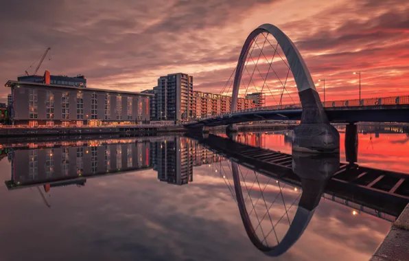 Картинка Glasgow, Scottish, Hilton Garden Inn, Squinty Bridge, River Clyde