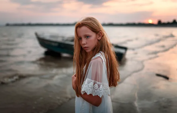 Картинка лодка, девочка, веснушки, Ульяна Найденкова