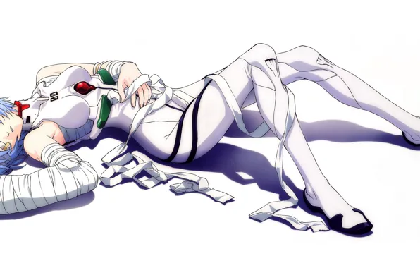 Белый фон, лежит, комбинезон, Neon Genesis Evangelion, голубые волосы, Ayanami Rei, бинты, повязка на глаз