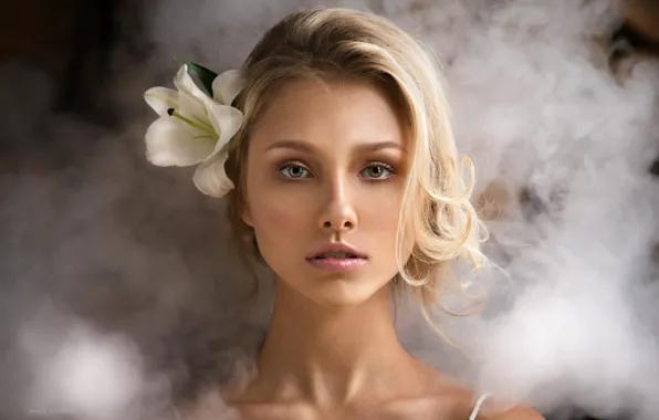 Girl, flower, green eyes, smoke, photo, photographer, model, bokeh