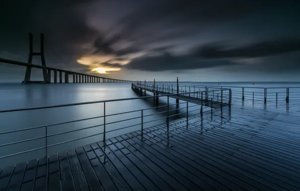 Portugal, Lisbon, Parque das Nações - Lisboa, Vasco da Gama Bridge