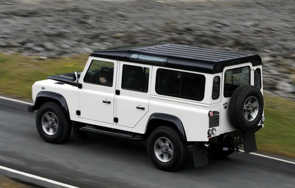 Land Rover, 2009, Defender, Limited Edition, на дороге