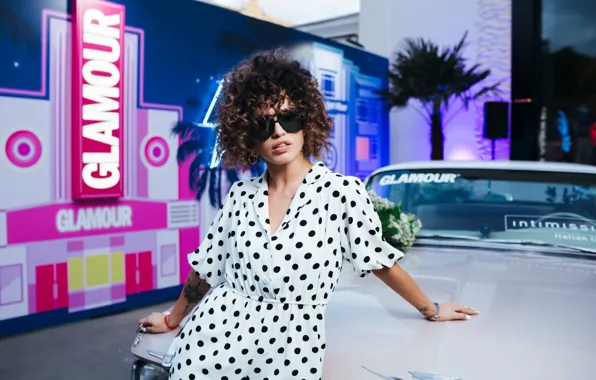 Поза, гламур, макияж, очки, певица, кудри, hair, Зи́верт