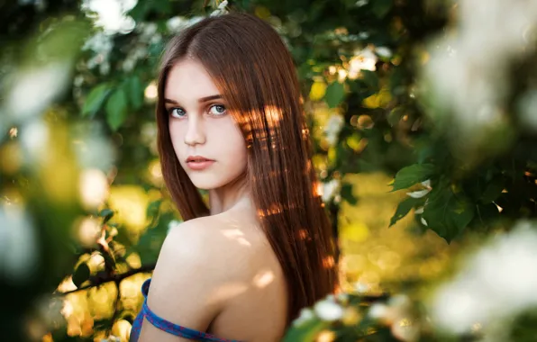 Зелень, взгляд, солнце, ветки, природа, листва, модель, портрет