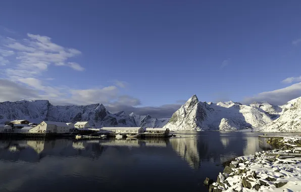 Зима, небо, снег, горы, озеро, дома