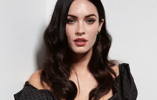 Картинка взгляд, девушка, Меган Фокс, Megan Fox, актриса, брюнетка, красивая