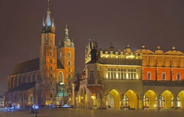 Польша, Краков, Мариацкий костел, Сукенницы
