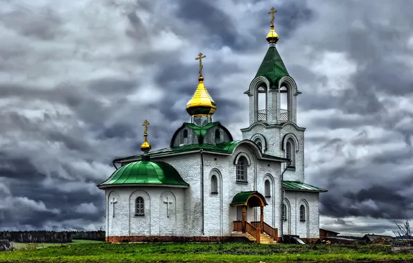 Небо, город, храм