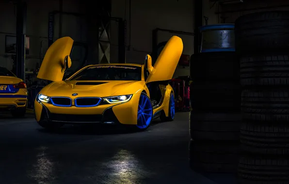 Картинка BMW, Dark, Car, Front, Yellow, Motorsport, Garage, Doors
