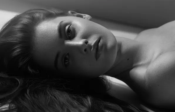 Eva, black white, Mindaugas Navickas