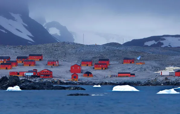 Картинка снег, горы, туман, океан, дома, Антарктида, база Есперанса