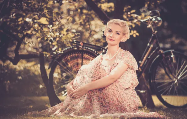Картинка девушка, велосипед, ретро, листва, платье, блондинка