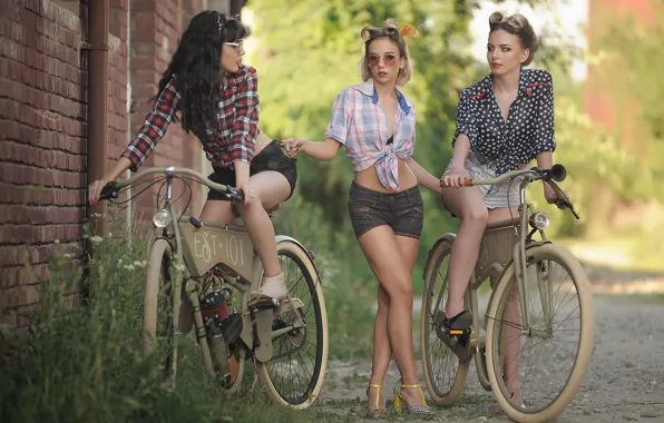 Поза, настроение, шорты, фигура, велосипеды, подружки, три девушки, George Gradinaru