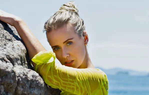 Green, waves, rock, wet, sea, woman, stone, blue eyes