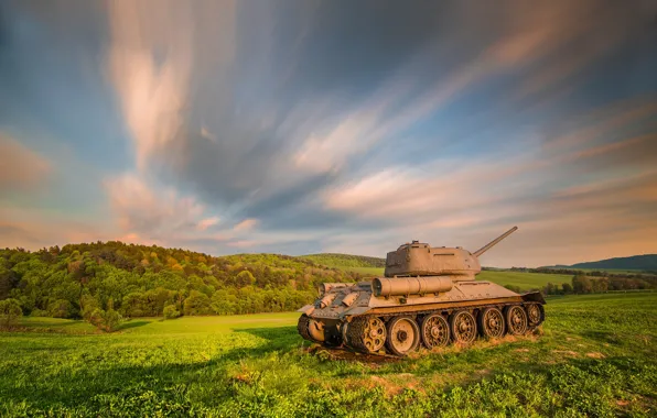 Картинка поле, небо, танк, Т-34-85