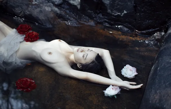 Вода, девушка, цветы