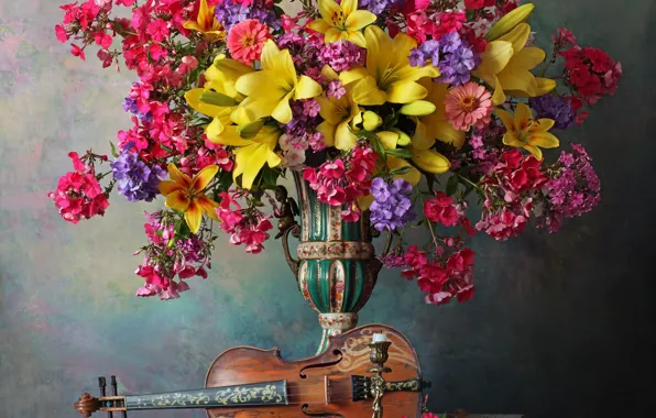 Цветы, стиль, фон, скрипка, лилии, букет, ваза, натюрморт