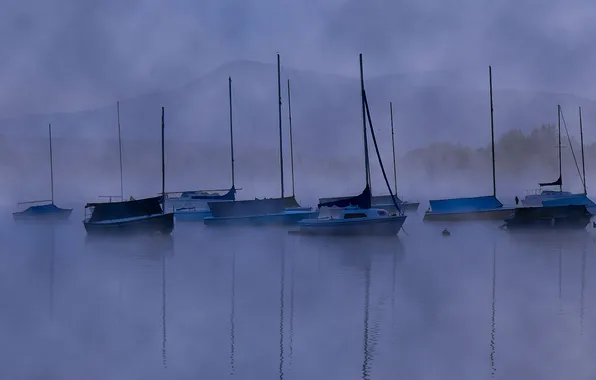 Картинка небо, горы, туман, озеро, лодка, яхта