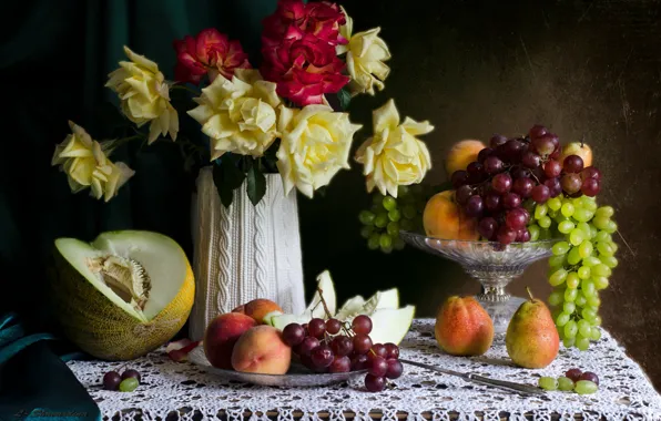 Розы, виноград, груша, фрукты, натюрморт, персик, дыня