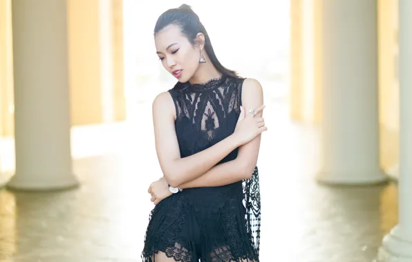 Картинка девушка, лицо, стиль, фон, одежда, волосы, руки