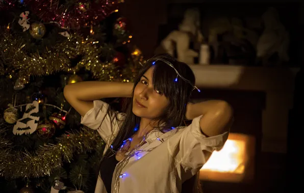Картинка lights, girl, beautiful, look, pose, Christmas tree, Kide Fotoart