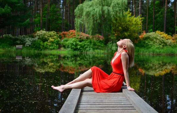 Река, Zigmars Berzins, девушка, платье, красный