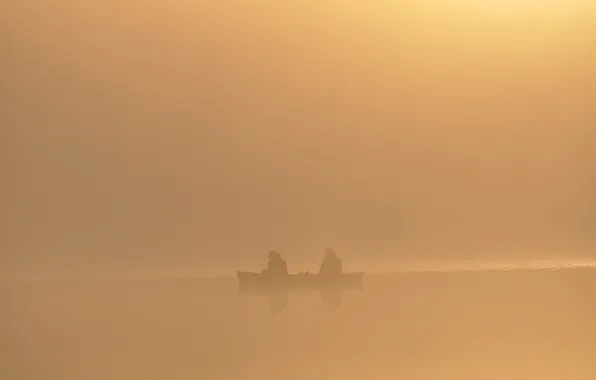 Картинка туман, озеро, река, люди, лодка, рыбаки