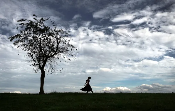 Картинка поле, небо, девушка, дерево