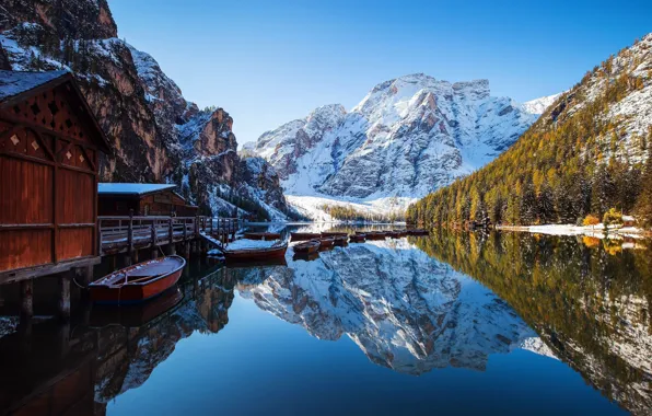 Картинка горы, озеро, отражение, лодки, Италия, Italy, Доломитовые Альпы, Южный Тироль