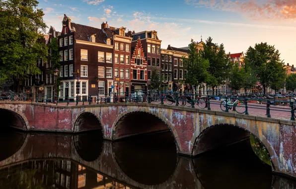 Картинка мост, город, река, здания, дома, Амстердам, канал, Нидерланды