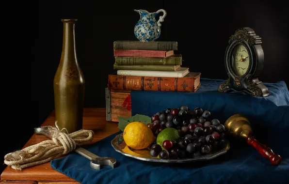 Картинка лимон, часы, книги, виноград, лайм, кувшин, фрукты, натюрморт