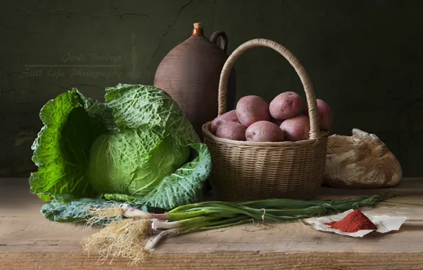 Лук, капуста, специи, картофель
