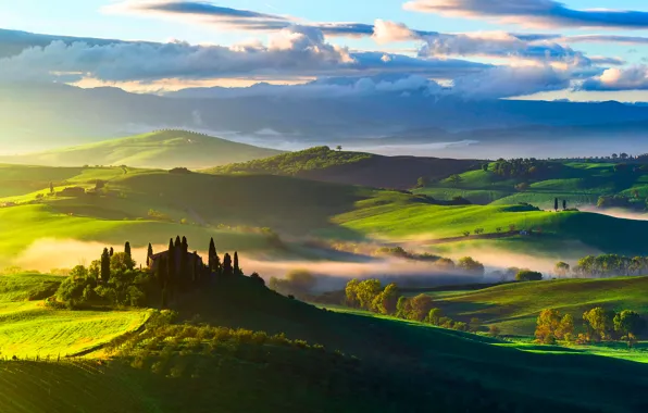 Картинка небо, облака, деревья, туман, холмы, поля, утро, Италия