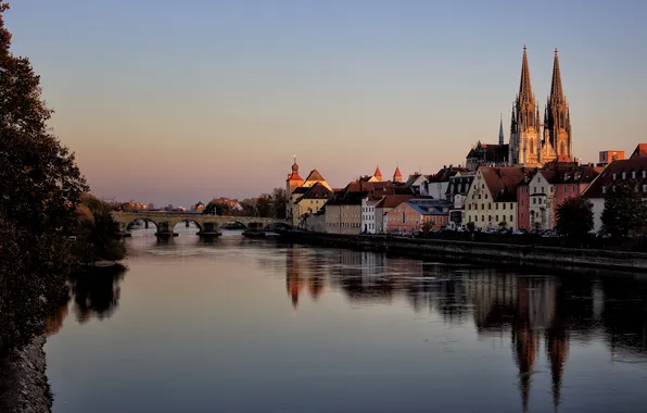 Закат, мост, река, берег, дома, Германия, Бавария, Regensburg