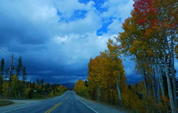 Дорога, осень, небо, деревья, горы, тучи