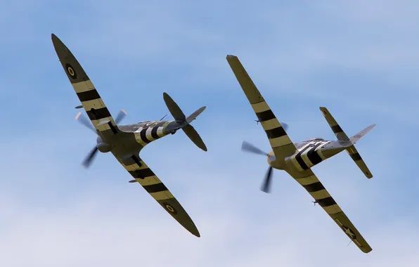 Обои истребители, полёт, P-51D Mustang, Supermarine Spitfire на телефон ...