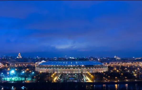 Картинка небо, ночь, огни, река, фонари, Москва, Россия, набережная